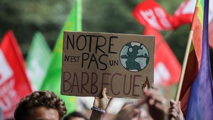 A sign held up during the last global climate strike, on September 23, 2022, in Bordeaux.  (THIBAUD MORITZ / AFP)