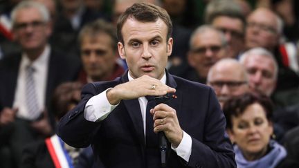 Emmanuel Macron : "L'ISF n'est pas un tabou, ni un totem"