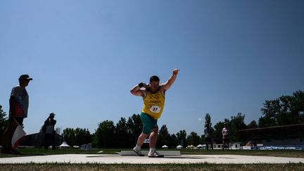 Un lanceur de poids lors de la dernière édition des Virtus Global Games, à Vichy, le 7 juin 2023. (JEFF PACHOUD / AFP)