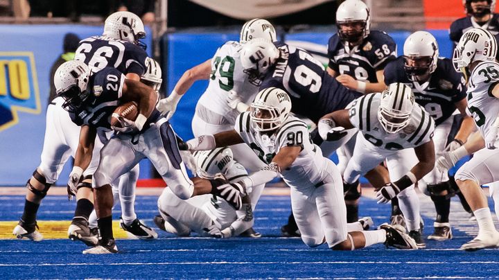 Le terrain bleu du Bronco Stadium, &agrave; Boise, dans l'Idaho, aux Etats-Unis. (OTTO KITSINGER III / GETTY IMAGES NORTH AMERICA)