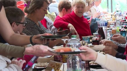 Marne : un repas de Noël solidaire avant l'heure