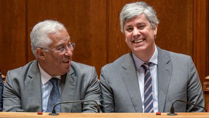 Lisbonne. 10 janvier 2020. Le Premier ministre Antonio Costa, à gauche, et le ministre des Finances, Mario Centeno, à droite, au deuxième jour du débat sur le budget de l'Etat.&nbsp; (CORBIS VIA GETTY IMAGES)