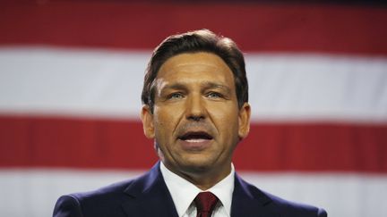 Le républicain Ron DeSantis prononce un discours après avoir remporté le poste de gouverneur de Floride, à Tampa (Etats-Unis), le 8 novembre 2022. (OCTAVIO JONES / GETTY IMAGES NORTH AMERICA / AFP)