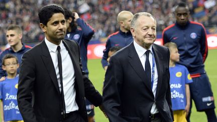 Les pr&eacute;sidents du Paris Saint-Germain, Nasser&nbsp;Al-Khela&iuml;fi, et de l'Olympique lyonnais, Jean-Michel Aulas, le 19 avril 2014 au Stade de France &agrave; Saint-Denis (Seine-Saint-Denis). (FRANCK FIFE / AFP)