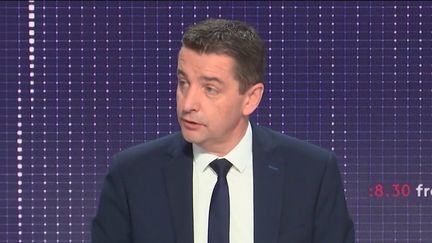 Gaël Perdriau, maire LR de Saint-Etienne, invité du 8.30 franceinfo le 11 décembre 2021. (FRANCEINFO)