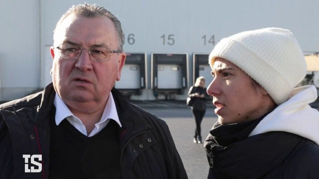 Un convoi de neuf camions chargés de vivres et de vêtements est parti de Reims direction l'Ukraine. Derrière ce projet : Tanya Romanenko, joueuse du Stade de Reims, et son président Jean-Pierre Caillot.