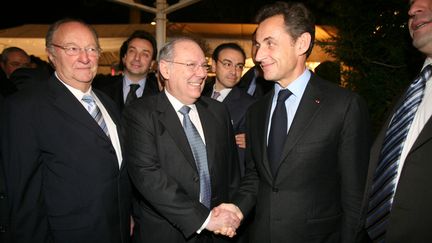 Richard Prasquier, pr&eacute;sident du Crif accueille Nicolas Sarkozy, invit&eacute; d'honneur du d&icirc;ner annuel de l'institution, &agrave; Paris, le 3 f&eacute;vrier 2010.&nbsp; (OLIVIER CORSAN / PHOTO PQR / MAXPPP)