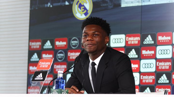 Aurélien Tchouameni lors de sa présentation avec le Real Madrid, le 14 juin 2022 à Valdebebas. (OSCAR J. BARROSO / AFP)