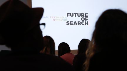 Conférence pour les 20 ans de Google, à San Fransisco (Californie). (AMY OSBORNE / AFP)