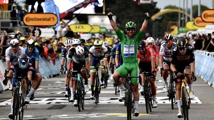 Le Britannique Mark Cavendish a remporté la 10e étape du Tour de France, mardi 6 juillet 2021. (PHILIPPE LOPEZ / AFP)