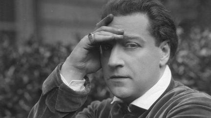 Sacha Guitry, en 1925. (SASHA / HULTON ARCHIVE / GETTY IMAGES)