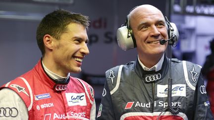 Loïc Duval et le Dr Wolfgang Ullrich (Audi) ont le sourire (AUDI COMMUNICATIONS MOTORSPORT / AUDI COMMUNICATIONS MOTORSPORT)