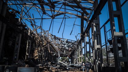 Des dégâts causés par une attaque aérienne russe sur Odessa, dans le sud de l'Ukraine, le 18 mai 2023. (OLEKSANDR GIMANOV / AFP)