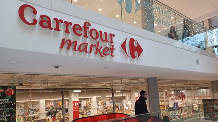 Une magasin Carrefour à Metz (Moselle). (BASTIEN MUNCH / RADIO FRANCE)