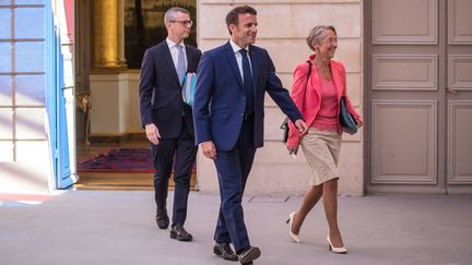 Le président de la République Emmanuel Macron et la Première ministre Elisabeth Borne, le 4 juillet 2022, à l'Elysée. (CHRISTOPHE PETIT TESSON / AFP)