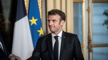 Emmanuel Macron participe à une conférence de presse à l'Elysée, à Paris, le 24 mars 2023. (NICOLAS MESSYASZ / SIPA)