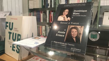 Annie Ernaux, prix Nobel de Littérature 2022, à l'honneur dans les vitrines des libraires, le 6 octobre 2022. (MORGANE HEUCLIN-REFFAIT / RADIO FRANCE)