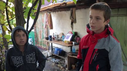 Guerre en Ukraine : près de Donetsk, des enfants pris au piège de la guerre (FRANCEINFO)