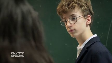 Ici, "il y a des personnes que je comprends et qui me comprennent" : en seconde à 13 ans, Paco reprend confiance en lui dans un lycée spécialisé pour les "hauts potentiels intellectuels"