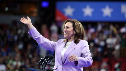 La candidate démocrate à la présidentielle Kamala Harris, lors d'un rassemblement électoral à Las Vegas, dans le Nevada, le 10 août 2024. (RONDA CHURCHILL / AFP)