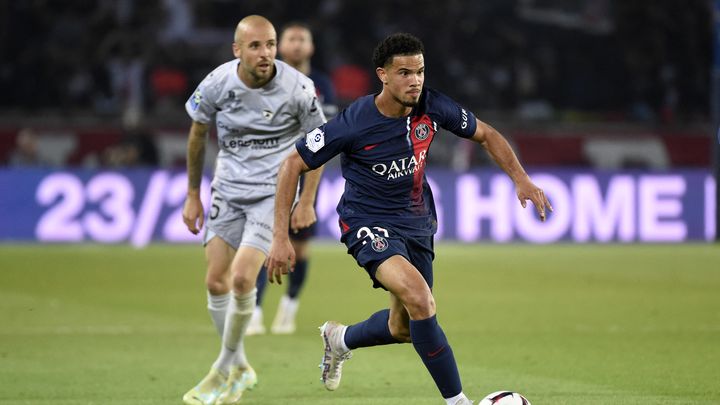 Le Martiniquais, Warren Zaïre-Emery, au Parc des Princes contre Clermont lors de la saison de Ligue 1 de 2022/2023. (HERVIO JEAN-MARIE / AFP)