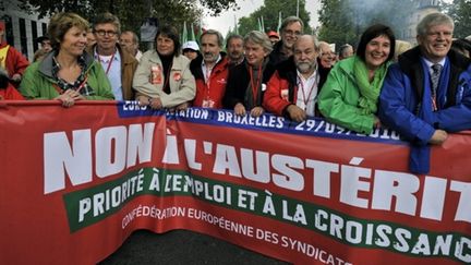 Manifestants de pays européens, à Bruxelles, le 29/09/10 (AFP/Georges Godet)