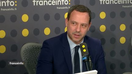 Adrien Taquet était l'invité de franceinfo mardi 21 septembre.&nbsp; (FRANCEINFO / RADIOFRANCE)