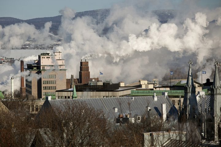 La zone industrielle autour du port de Québec (Canada), le 19 mars 2019. (PHILIPPE ROY / AFP)