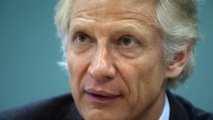 Dominique de Villepin estime que Nicolas Sarkozy a des chances de revenir en politique, dans un entretien accord&eacute; &agrave; la cha&icirc;ne suisse RTS, vendredi 31 ao&ucirc;t. (JEAN-FRANCOIS MONIER / AFP)