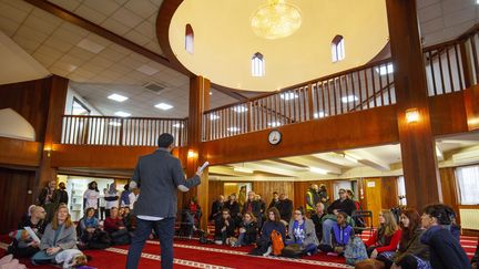 La "journée portes ouvertes", en février 2017, à la mosquée de&nbsp;Finsbury Park, à Londres. (MAXPPP)