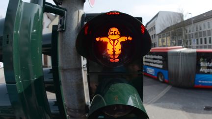 Un feu à l'effigie de Karl Marx, à Trèves, en Allemagne, le 19 mars 2018.&nbsp;&nbsp; (HARALD TITTEL / AFP)