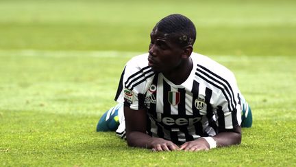 Paul Pogba regarde si l'herbe est plus verte ici qu'ailleurs (LORIS ROSELLI / NURPHOTO)