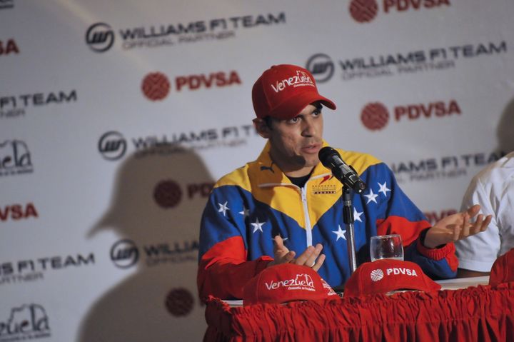 Pastor Maldonado, sponsoris&eacute; par la compagnie p&eacute;troli&egrave;re v&eacute;n&eacute;zu&eacute;lienne, le 18 janvier 2012.&nbsp; (LEO RAMIREZ / AFP)