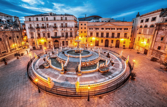 La Piazza Pretoria et sa fontaine baroque rénovée ces dernières années. (GEO)