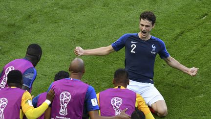 Benjamin Pavard après son but en huitième de finale face à l'Argentine à Kazan (Russie), le 30 juin 2018.&nbsp; (SAEED KHAN / AFP)