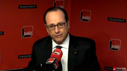 Fran&ccedil;ois Hollande dans les locaux de France Inter, &agrave; Paris, le 5 janvier 2015. (FRANCE INTER)