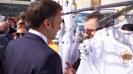 Emmanuel Macron, lors d'une visite à Dole (Jura).