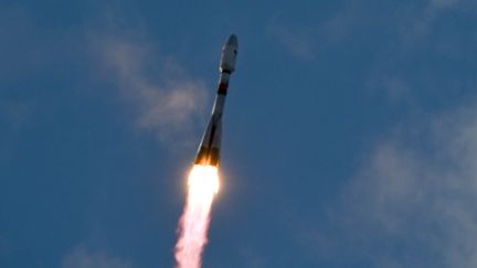 &nbsp; (La fusée russe Soyouz doit mettre sur orbite deux satellites © ESA–Manuel Pedoussaut)