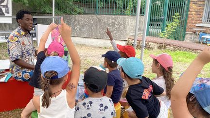 Le parc d'attractions littéraires, organisé par le Salon du livre et de la presse jeunesse en Seine-Saint-Denis, a fait étape à Gagny, le mercredi 12 juillet 2023. (Léa Beaudufe-Hamelin)