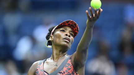 L'Américaine Venus Williams au service. (EDUARDO MUNOZ ALVAREZ / AFP)