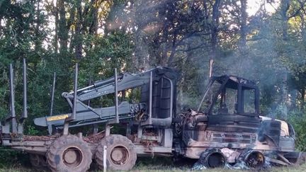 C'est un métier qui paraît paisible. Pourtant, de plus en plus de gardes forestiers se font agresser verbalement et même physiquement. Leurs engins sont vandalisés, les coupes d'arbres leur sont reprochées. (FRANCE 2)