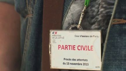 Mercredi 29 juin, le procès des attentats du 13 novembre 2015 prend fin. La lecture du délibéré est attendue par les victimes et les familles, très nombreuses dans l'après-midi à l'entrée de la salle d'audience.&nbsp; (FRANCE 3)