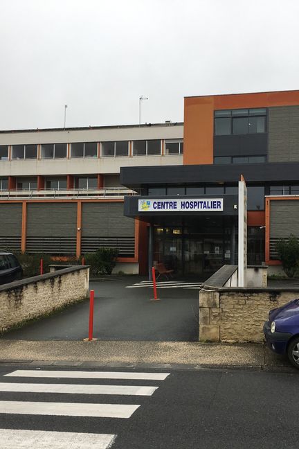 Le chirurgien Joël Le Scouarnec a exercé à l'hôpital de Jonzac (Charente-Maritime), entre 2008 et 2017.&nbsp; (CATHERINE FOURNIER / FRANCE INFO)