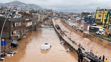 Des inondations frappent la ville de Sanliurfa (Turquie), le 15 mars 2023. (DEMIROREN NEWS AGENCY / AFP)