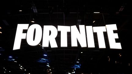 Le logo Fortnite à la Paris Game Week, le 25 octobre 2018. (BENOIT TESSIER / REUTERS)