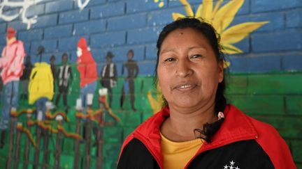 L'écologiste indigène colombienne Celia Umenza à Tacueyo, dans le département du Cauca (Colombie), le 7 septembre 2021. (LUIS ROBAYO / AFP)