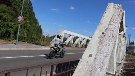 Le pont de Crépy-en-Valois, dans l'Oise, le 29 juillet 2019. (ROBIN PRUDENT / FRANCEINFO)