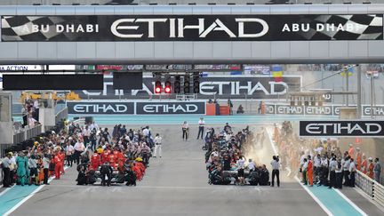 Le départ du GP d'Abu Dhabi (GIUSEPPE CACACE / AFP)