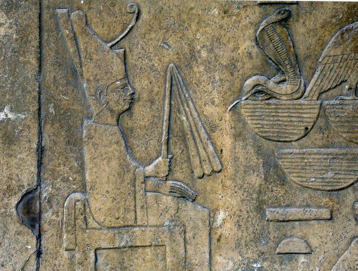 Snéfrou assis sur son trône, Musée du Caire. (Wikipédia)