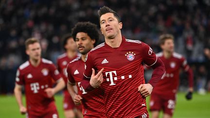 La joie de Robert Lewandowski et des Bavarois face au RB Salzbourg, mardi 8 mars 2022. (SVEN HOPPE / DPA / AFP)